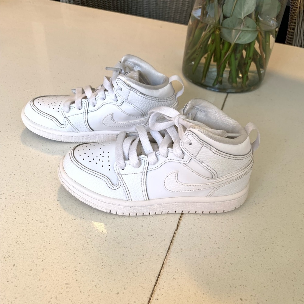 JORDAN 1 MID PS (triple white)🤍✨